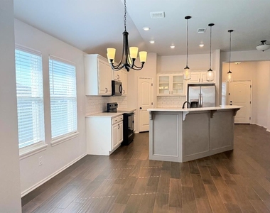 18600 Luna Drive - Photo Thumbnail 10