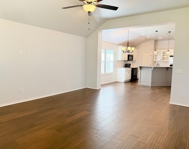 18600 Luna Drive - Photo Thumbnail 11