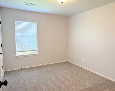 18600 Luna Drive - Photo Thumbnail 17
