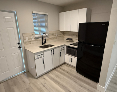 720 Ne 7th Street - Photo Thumbnail 4