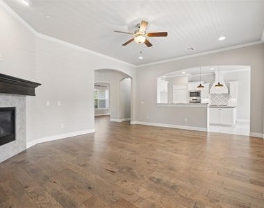 5709 Asheville Way - Photo Thumbnail 8