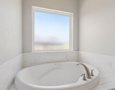 5709 Asheville Way - Photo Thumbnail 33