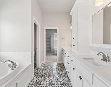 5709 Asheville Way - Photo Thumbnail 32