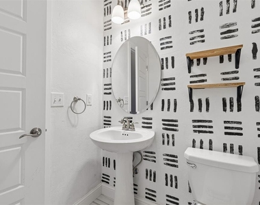 5709 Asheville Way - Photo Thumbnail 27