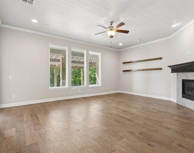 5709 Asheville Way - Photo Thumbnail 9