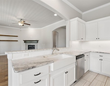 5709 Asheville Way - Photo Thumbnail 14