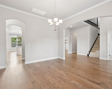 5709 Asheville Way - Photo Thumbnail 5