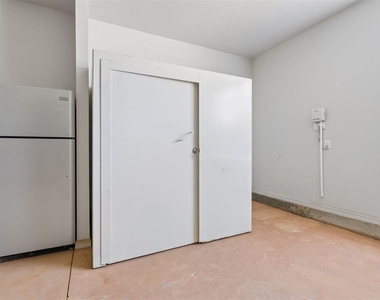 5709 Asheville Way - Photo Thumbnail 46