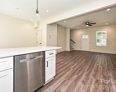 729 Wabash Avenue - Photo Thumbnail 5