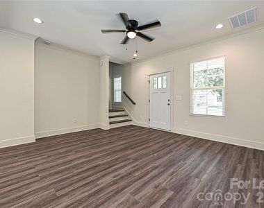 729 Wabash Avenue - Photo Thumbnail 11