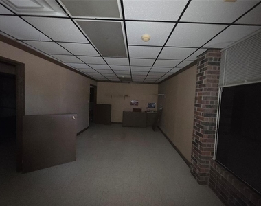 8421 Ne 10th Street - Photo Thumbnail 8