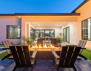 13696 N 88th Place - Photo Thumbnail 2
