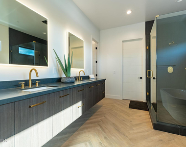 13696 N 88th Place - Photo Thumbnail 25