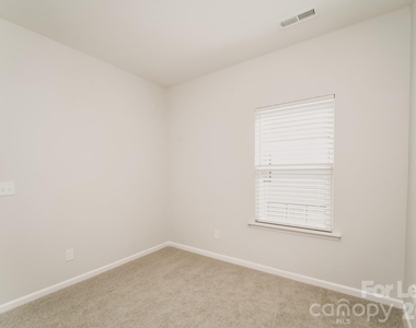 908 Mary Max Drive - Photo Thumbnail 17