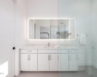 13625 N 88th Place - Photo Thumbnail 25