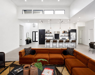 13625 N 88th Place - Photo Thumbnail 6