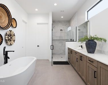 13625 N 88th Place - Photo Thumbnail 18