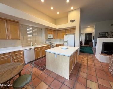 32876 N 69th Street - Photo Thumbnail 3