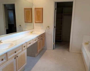 32876 N 69th Street - Photo Thumbnail 11