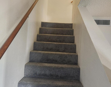 1055 W 5th Street - Photo Thumbnail 9