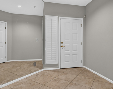 8270 N Hayden Road - Photo Thumbnail 5