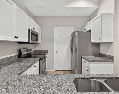 8270 N Hayden Road - Photo Thumbnail 13