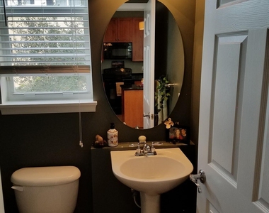 132 Greenwich Circle - Photo Thumbnail 16