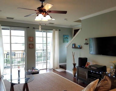 132 Greenwich Circle - Photo Thumbnail 6