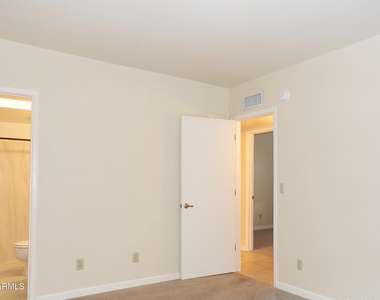 4208 Avenida Palermo -- - Photo Thumbnail 7