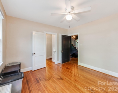 1209 Oakwood Avenue - Photo Thumbnail 17