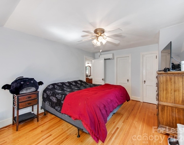 1209 Oakwood Avenue - Photo Thumbnail 19