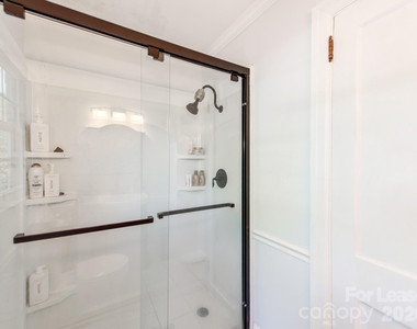 1209 Oakwood Avenue - Photo Thumbnail 20