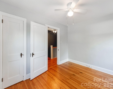1209 Oakwood Avenue - Photo Thumbnail 16