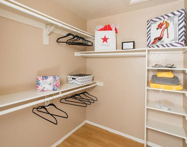 13440 N 44th Street - Photo Thumbnail 6