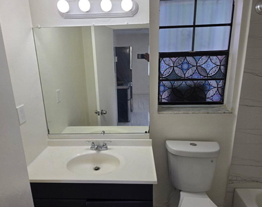 1300 Nw 4th Avenue - Photo Thumbnail 14