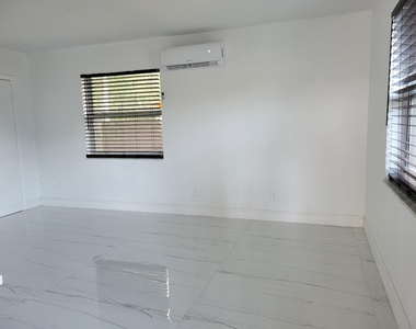 1300 Nw 4th Avenue - Photo Thumbnail 4