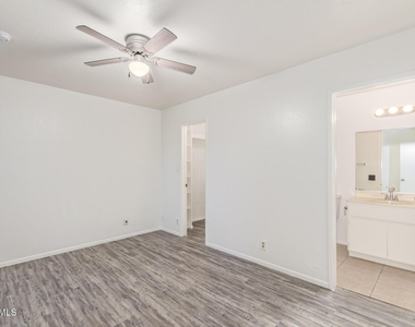 511 W Blackhawk Drive - Photo Thumbnail 19