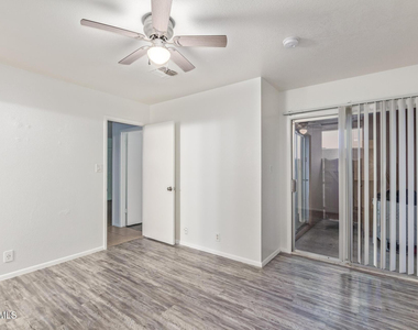 511 W Blackhawk Drive - Photo Thumbnail 20