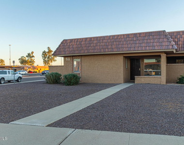 511 W Blackhawk Drive - Photo Thumbnail 1