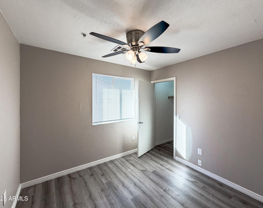 6301 W Earll Drive - Photo Thumbnail 20