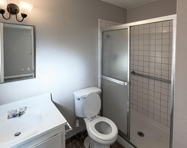6301 W Earll Drive - Photo Thumbnail 7