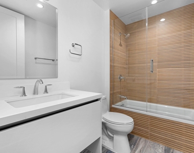 495 E Royal Palm Road - Photo Thumbnail 31