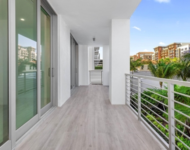 495 E Royal Palm Road - Photo Thumbnail 28