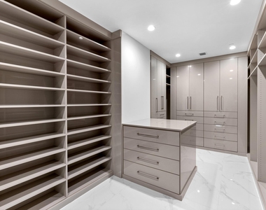 495 E Royal Palm Road - Photo Thumbnail 24