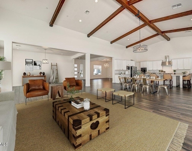 9407 S 13th Way - Photo Thumbnail 5