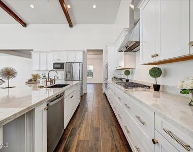 9407 S 13th Way - Photo Thumbnail 11
