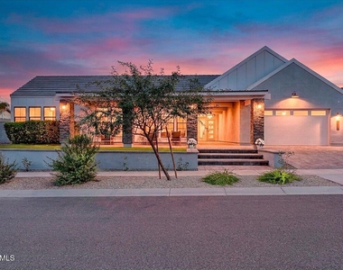 9407 S 13th Way - Photo Thumbnail 3