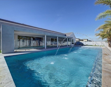9407 S 13th Way - Photo Thumbnail 25