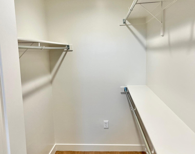 915 E Missouri Avenue - Photo Thumbnail 45