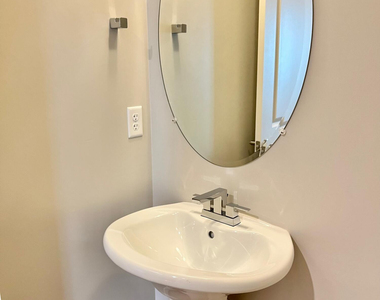 915 E Missouri Avenue - Photo Thumbnail 22